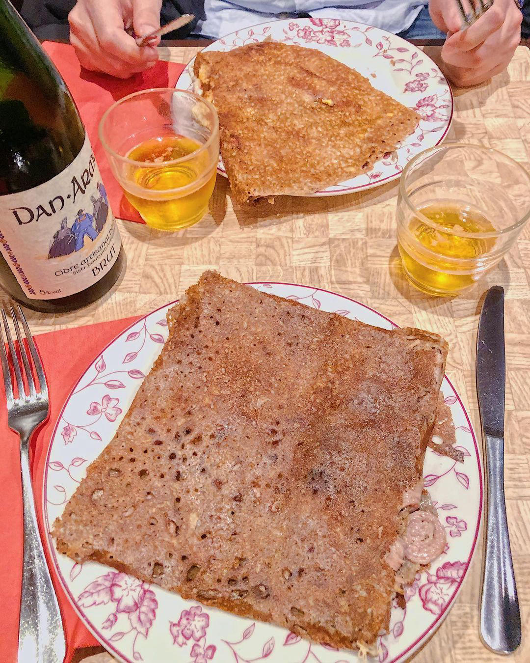 Trying out one of the most famous crêperie restaurant in Paris